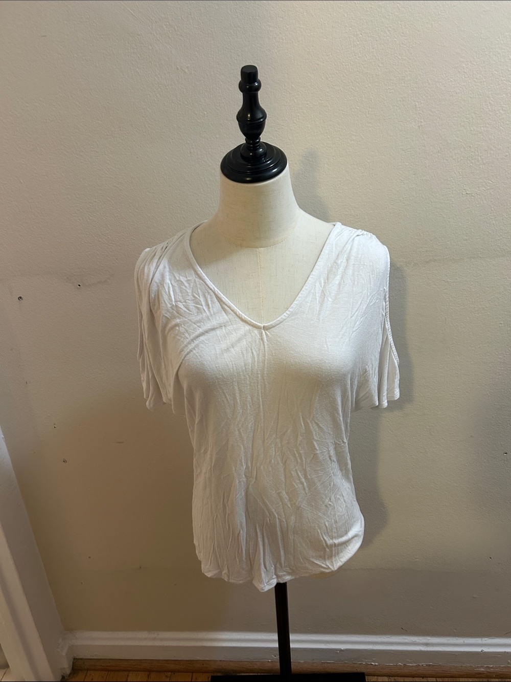 VENUS White Cold Shoulder V-Neck Top*
